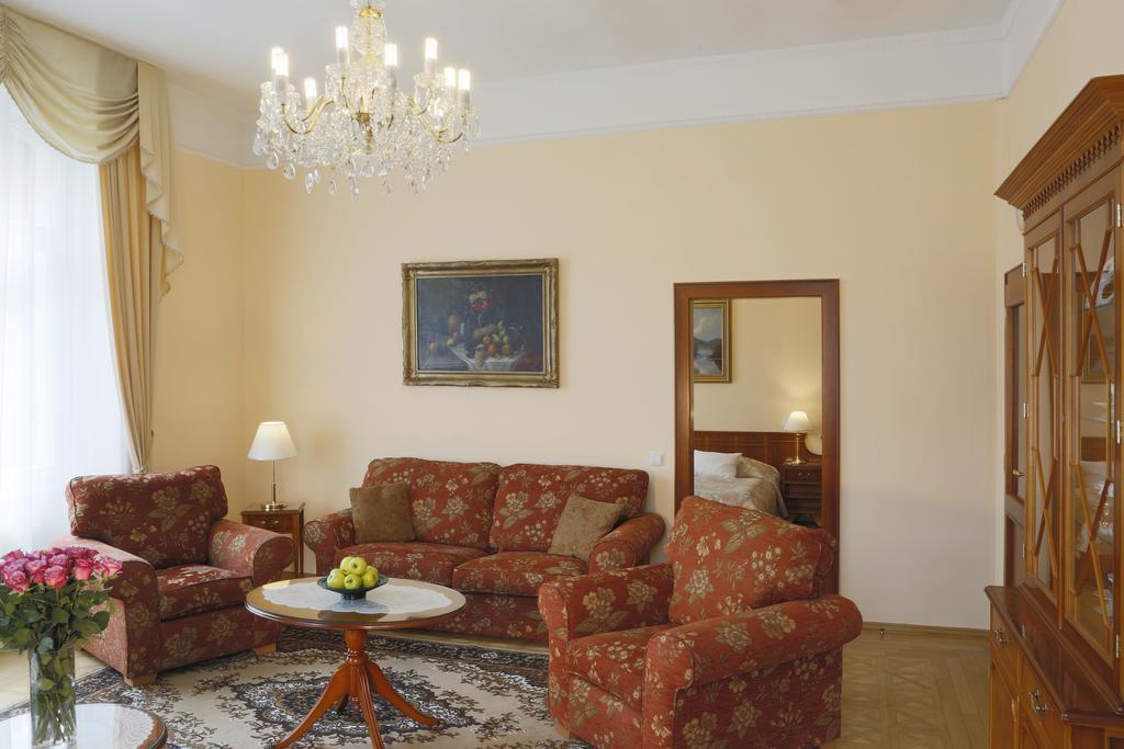 Bristol Kralovska Vila 카를로비바리 객실 사진