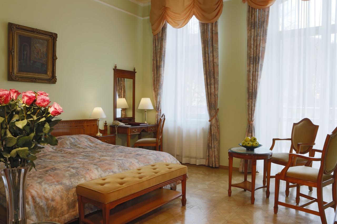 Bristol Kralovska Vila 카를로비바리 외부 사진