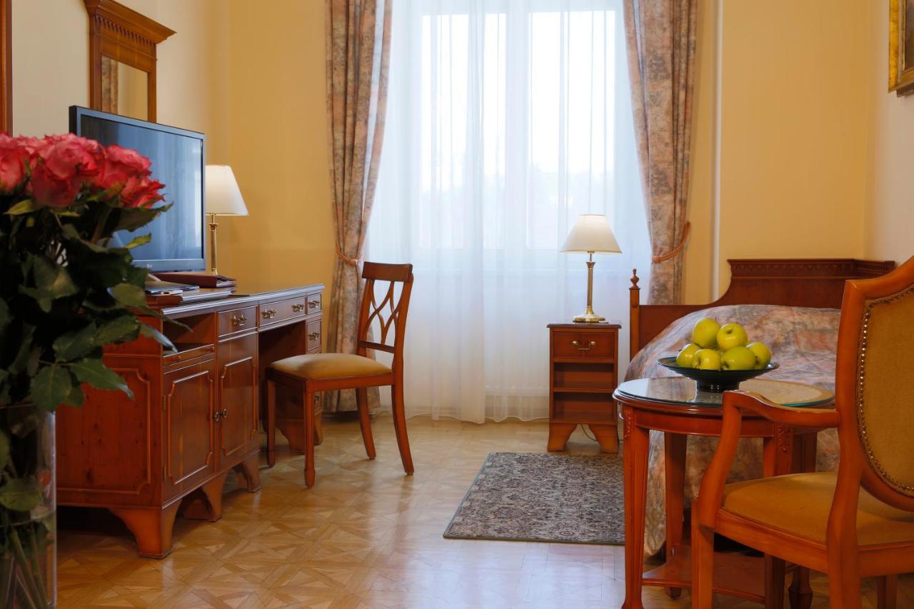 Bristol Kralovska Vila 카를로비바리 외부 사진